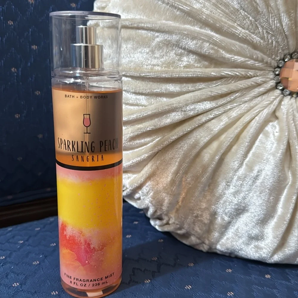 BATH & BODY WORKS SET. . . SPARKLING PEACH SANGRIA SCENT - Picture 3 of 5